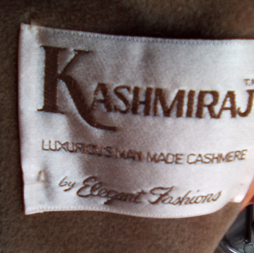 Woman coat - Picture 3 of 10